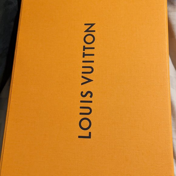 LV Avenue SLING bag - Picture 9 of 16